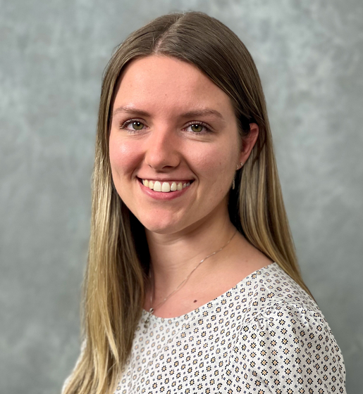 Headshot Nicole Brozyna