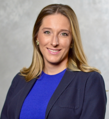 Magda Buzcek headshot